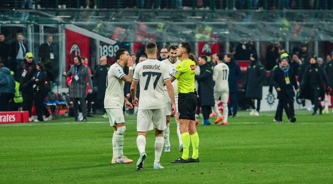 От Лацио изригнаха след мача с Милан и не се появиха на пресконференцията