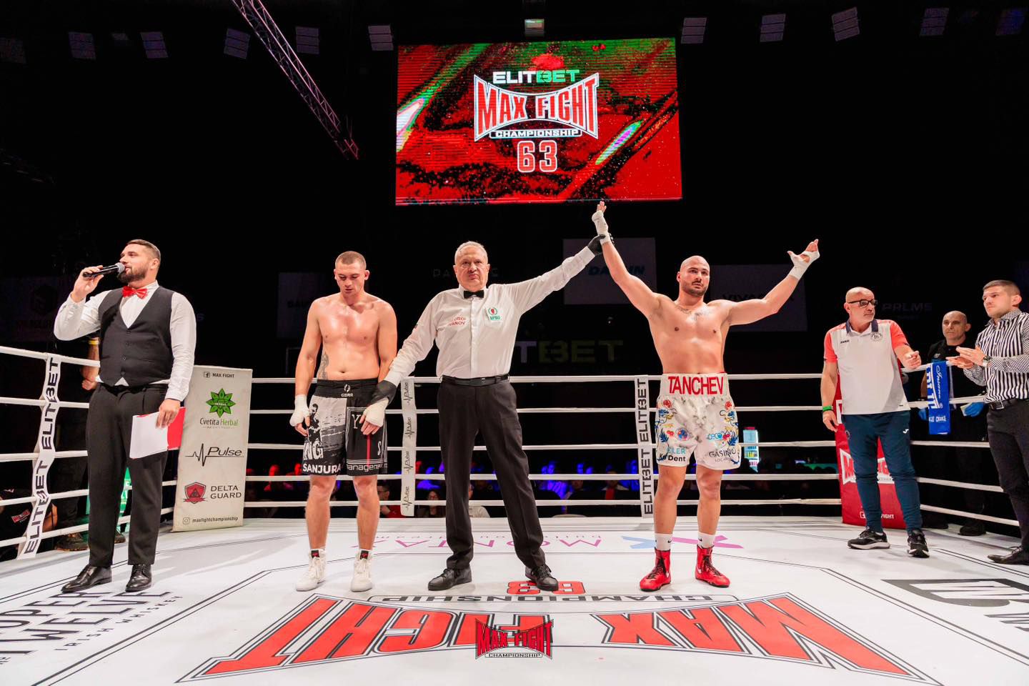 Георги Танчев доминира и победи на МАX FIGHT 63