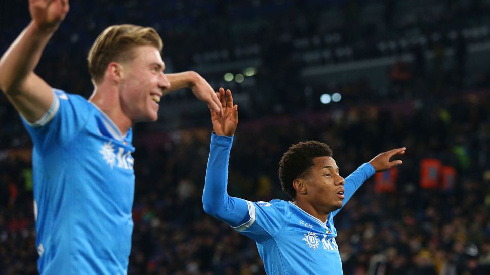 Наполи надхитри и изпревари Рома