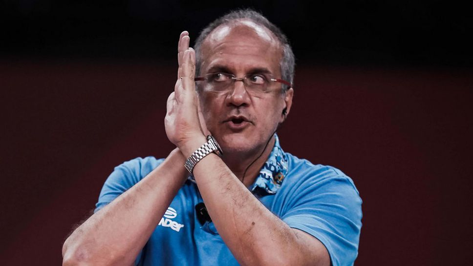 Ресовия уволни Алберто Джулиани и назначи Марсело Мендес