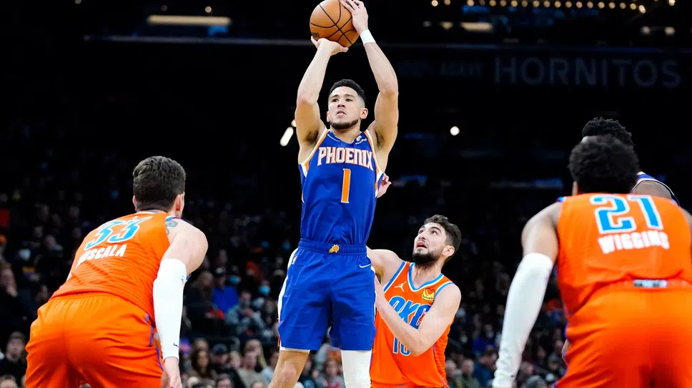 Девин Букър мина кота 10 000 при успех на Финикс срещу Оклахома