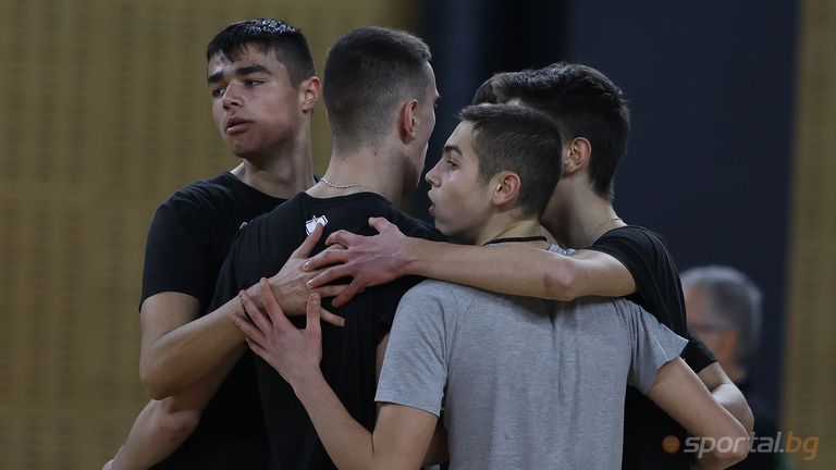 Националният отбор на България за юноши под 17 години, който
