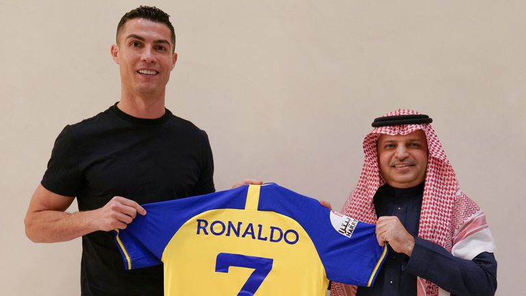 Ал Насър официално представи Роналдо