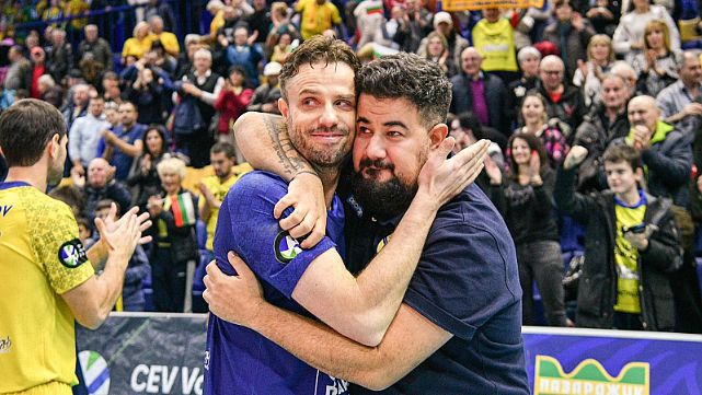 Двукратен шампион с Хебър поведе Нефтохимик