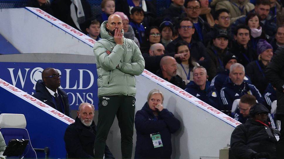 Помощник треньорът на Челси Уили Кабайеро застана пред медиите след