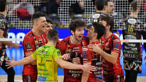 Алекс Николов с 16 точки, Перуджа детронира Лубе за Купата на Италия