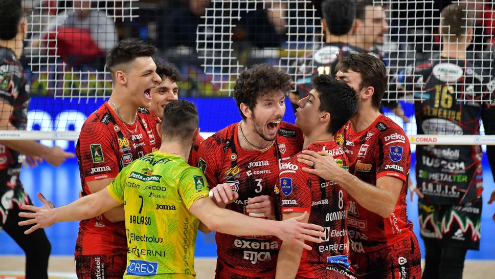 Националът Александър Николов и неговият Кучине Лубе Чивитанова бяха детронирани