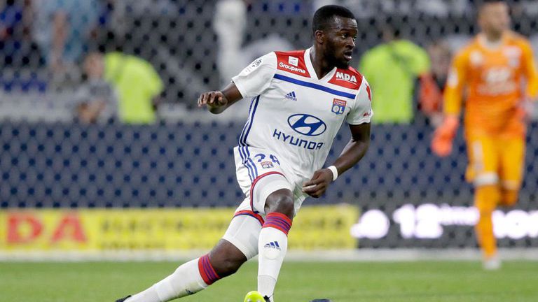  Ндомбеле се завърна в Лион 