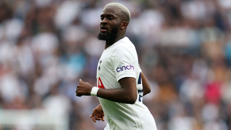  Лион взима двама полузащитници с мисъл за бъдещето 