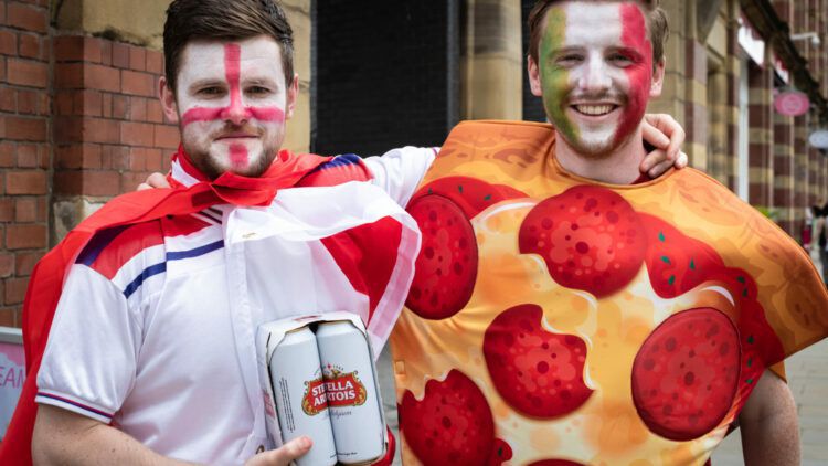  УЕФА ще съди немска пицария поради ядене в менюто 
