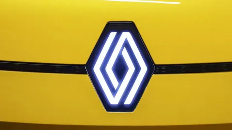  Рено се отхвърли от контрола над Нисан 