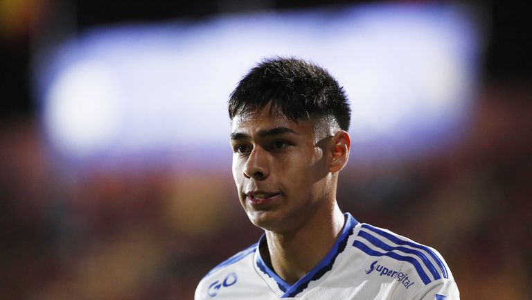 Милан е претърпял неуспех при преговорите за 19 годишния чилиец Дарио
