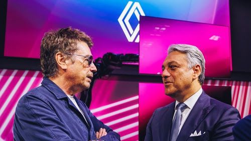 Филм разказва за съвместната работа на Рено и Жан-Мишел Жар