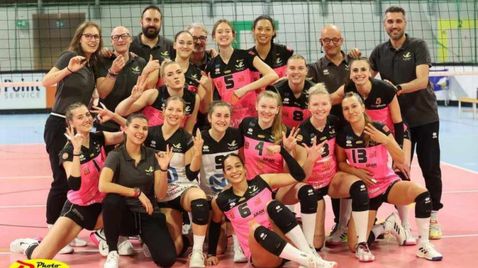 Симона Николова и Лугано на полуфинал за Купата на Швейцария