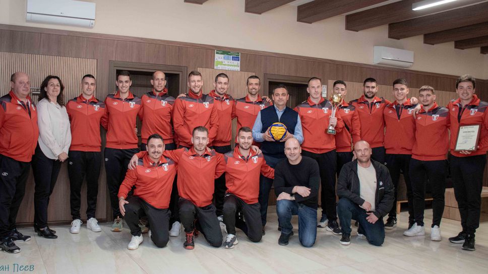 Община Етрополе отпусна огромна премия на ВК Етрополе след спечелената Купа