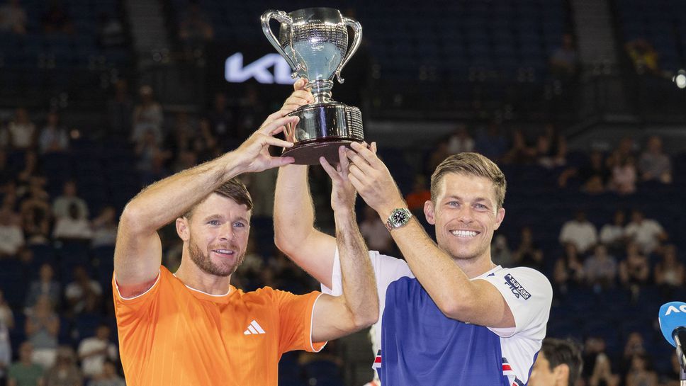 Поставените под номер 6 Нийл Скупски Великобритания и Крисчън Харисън