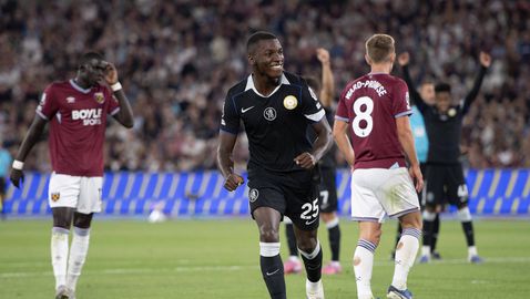 Челси и Уест Хам в лондонско дерби и спешна нужда от точки