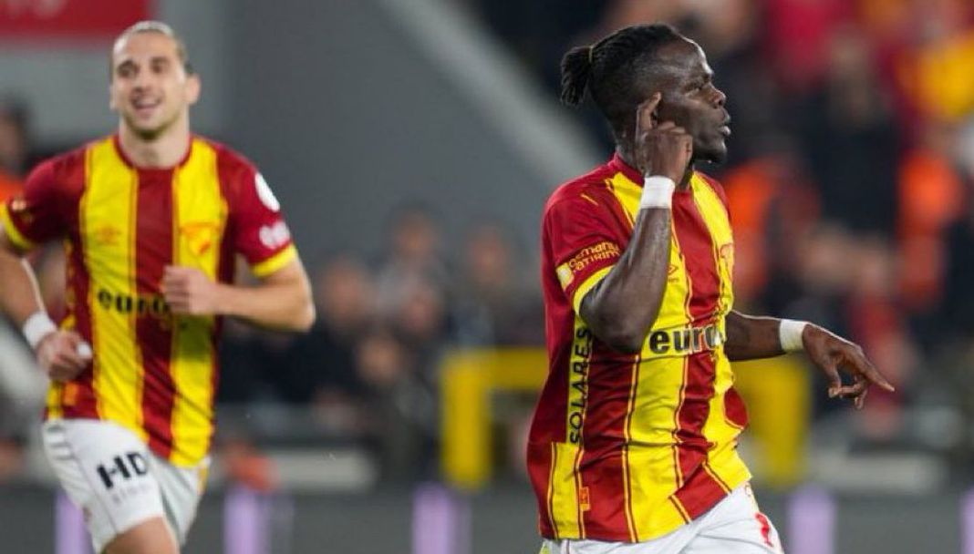 Тимът на Мъри Стоилов се отърси от шокиращ старт срещу последния и доближи топ 3