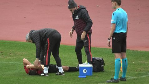 Защитник на Локо (Пд) с контузия