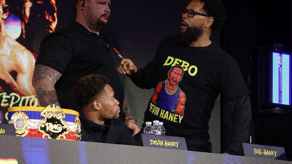 След официалния кантар в петък преди боксовата галавечер в Ню