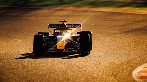  Верстапен остана удовлетворен от работата на мотора на Ред Бул в Барселона 