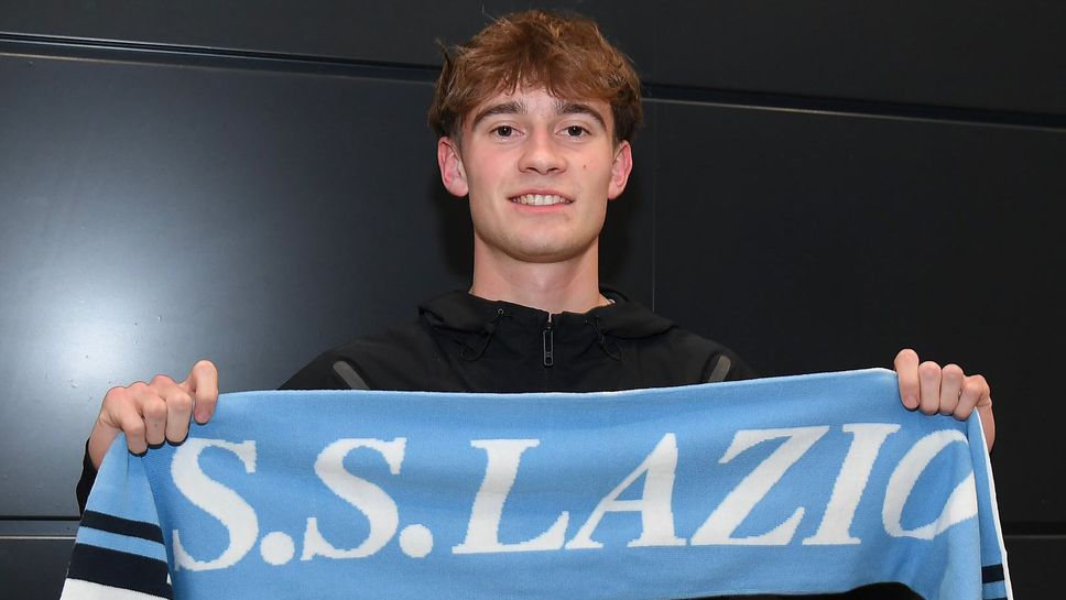 От Лацио обявиха привличането на атакуващия халф Адриан Пшиборек който