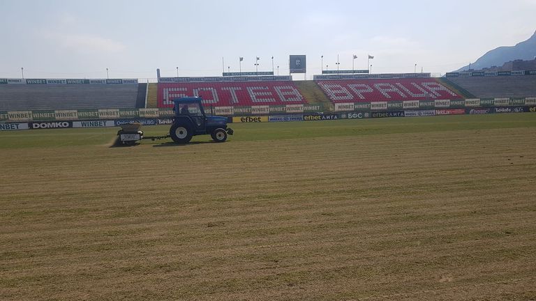 Подменят тревното покритие на стадиона във Враца