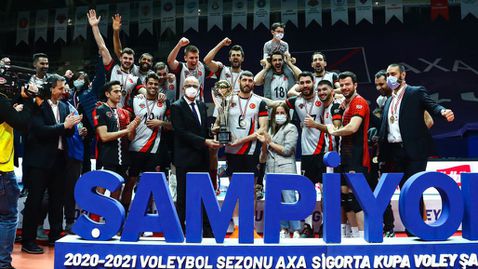 Уолъс Де Соуза изведе Спор Тото до историческа първа Купа на Турция (видео + снимки)