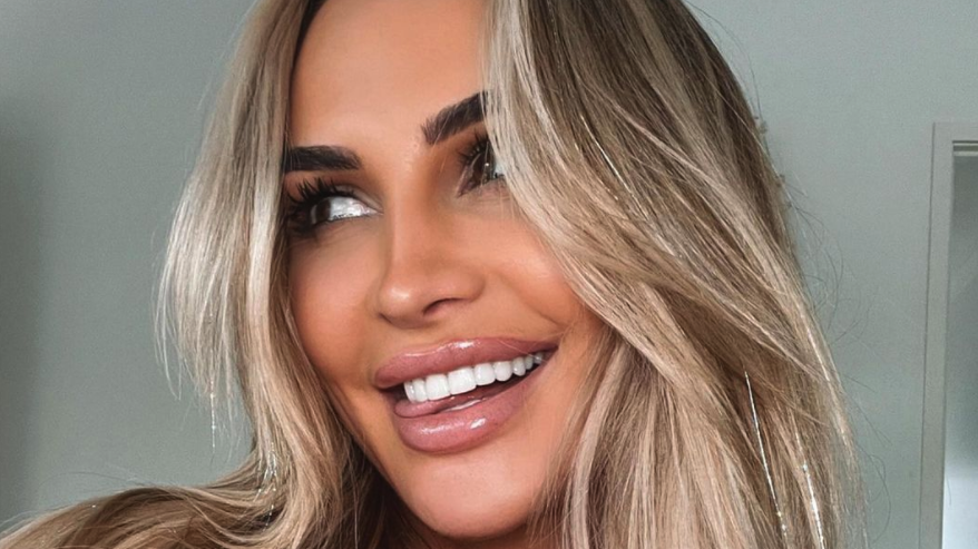 Неустоим модел пак прикова погледите