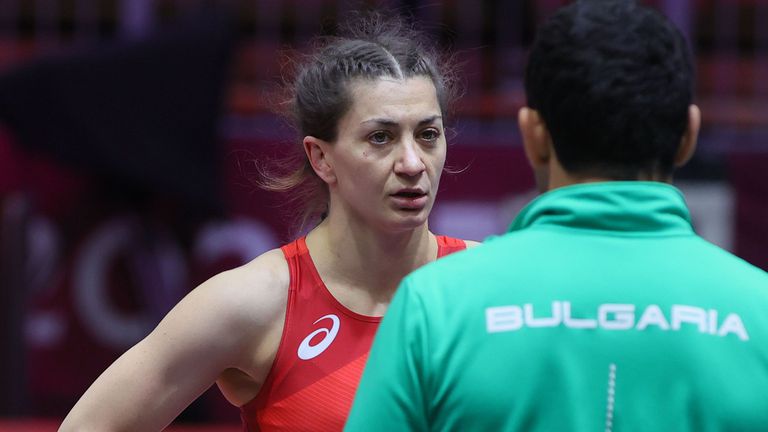 Двама българи стигнаха до полуфиналите на последните категории от турнира