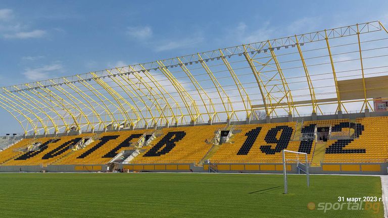 Стадион Христо Ботев придобива все по хубав и завършен вид след