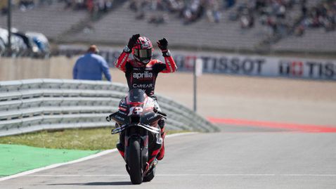  Винялес най-бърз в първата подготовка в Аржентина 