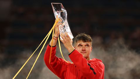 Титла номер 100 ще почака - 19-годишен чех срази Джокович в Маями