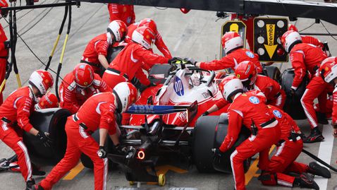 Ферари планира два теста през априлската пауза