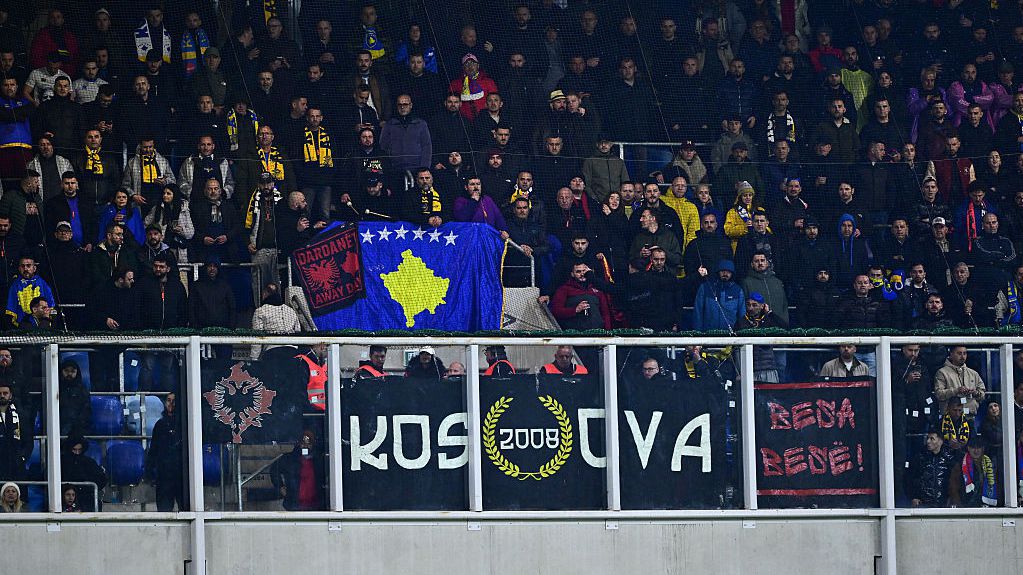 Безсънна нощ за турските национали в Прищина преди решителния бараж