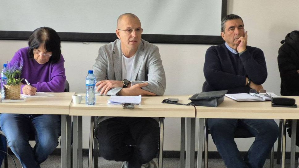 Шефът на БФЛА се срещна с треньорските комисии