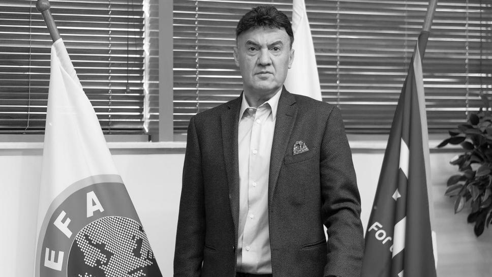 Локомотив Пловдив стана поредният клуб който се преклони пред паметта