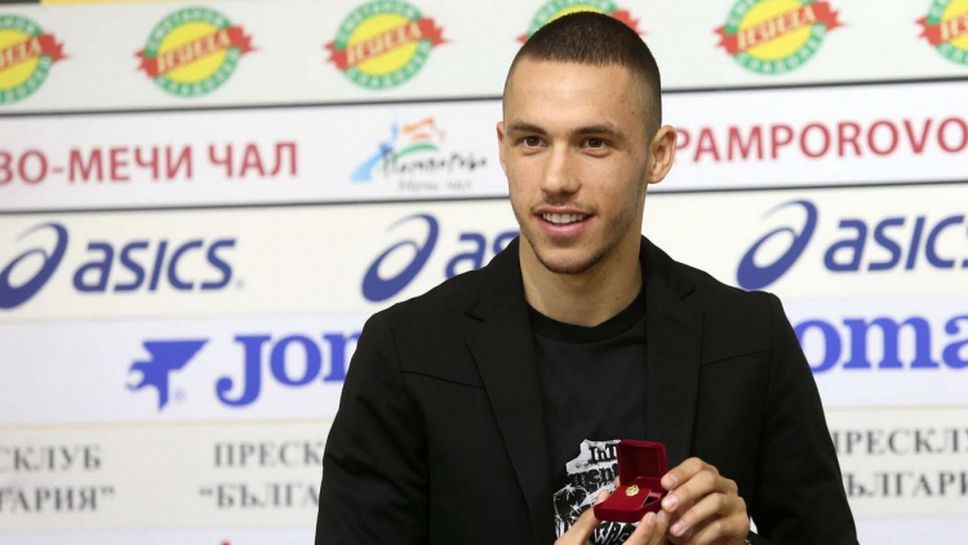 Звездата на Левски Станислав Иванов е футболист №1 на месец септември