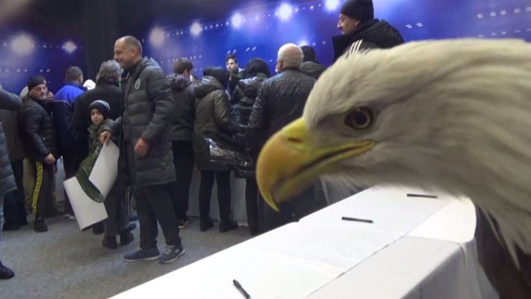 Футболистите на Лудогорец раздадоха автографи след победата над Локомотив