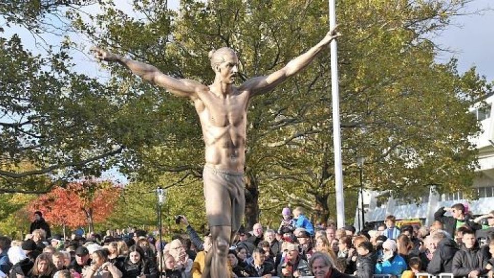 Фенове на Малмьо поругаха статуята на Златан Ибрахимович