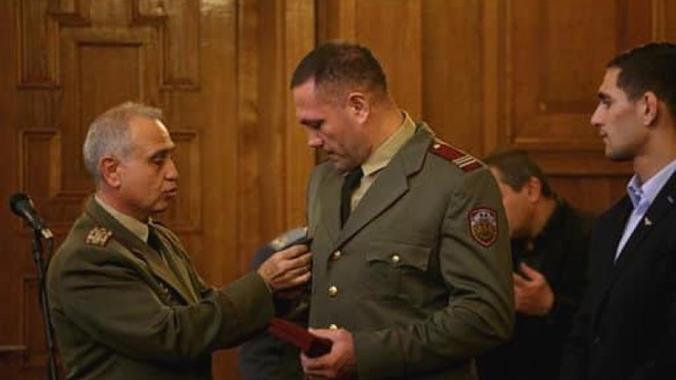 Кобрата стана офицер от резерва в Българската армия