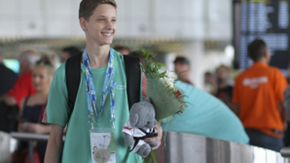 Денис Димитров се завърна със сребърен медал от световното първенство по таекуондо