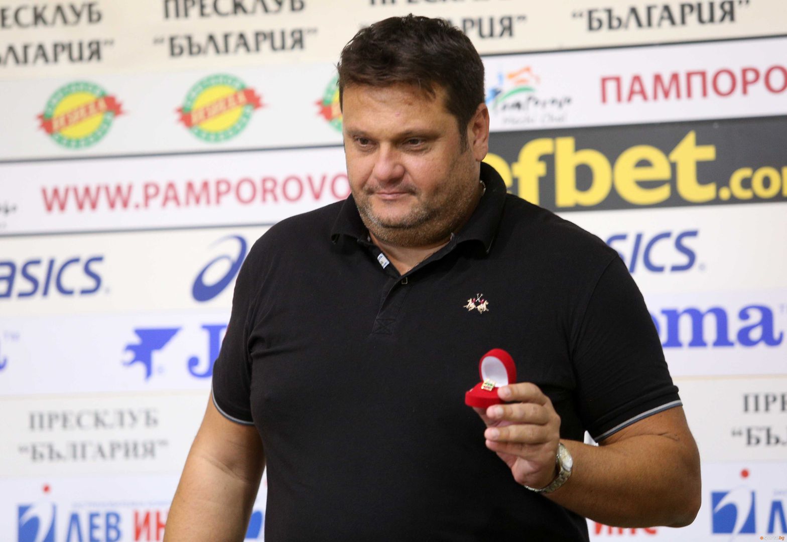 България  и Мартин Стоев отбор и треньор на месец август