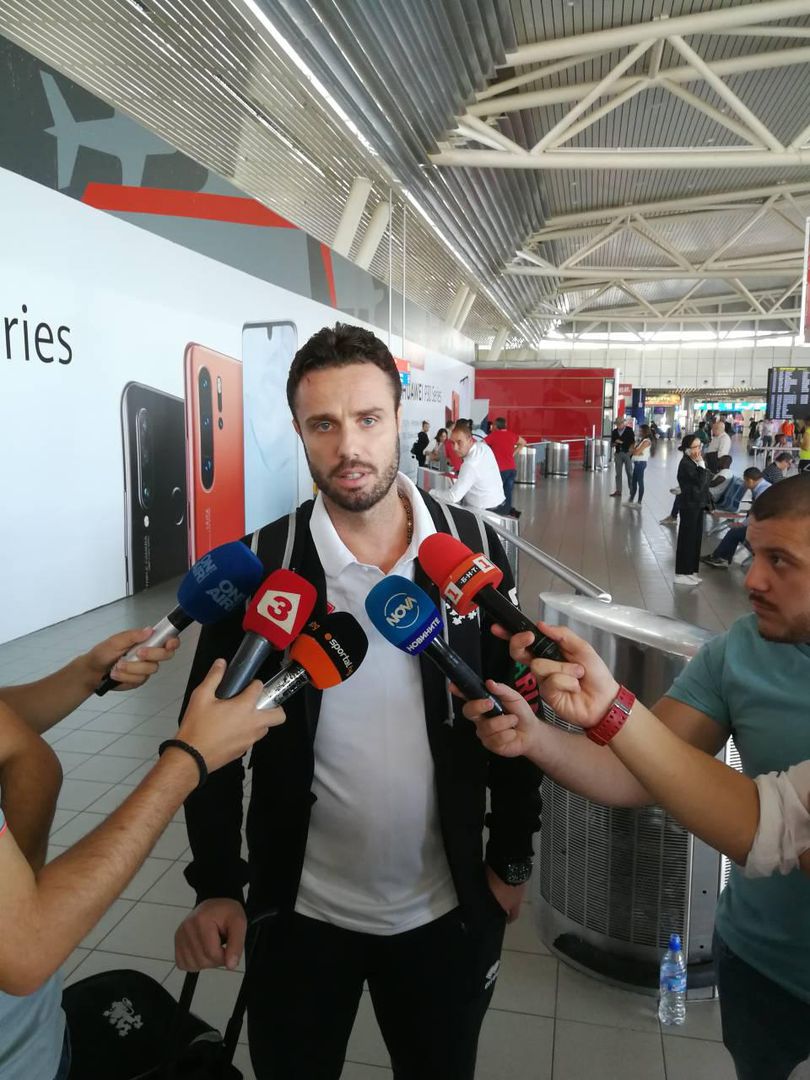Волейболните национали се прибраха в София след Евроволей 2019