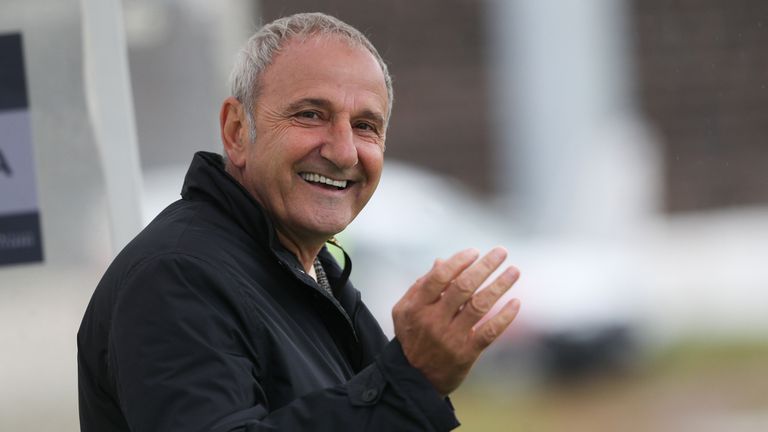  Паметникът на Адмирала подготвен за първия мач на 