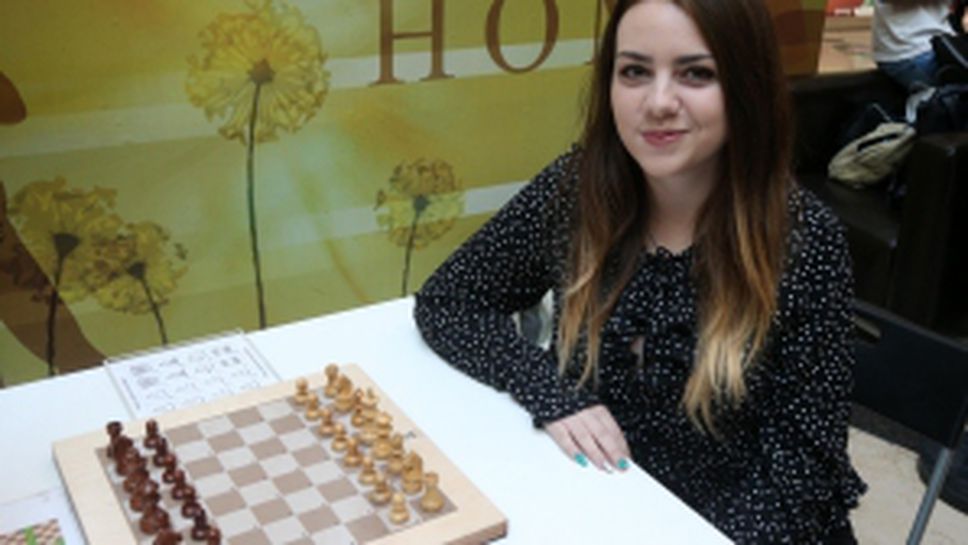 Нюргюл Салимова срещу робот