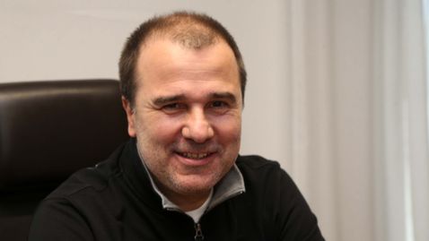 Цветомир Найденов черпи