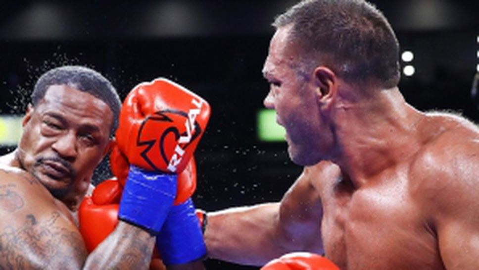 Кубрат Пулев с категорична победа над коравия Букър в Калифорния