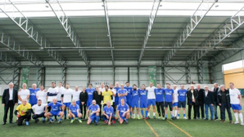 Легенди на Левски, лекари уролози и спортни журналисти играят мач "Заедно срещу рака на простатата"