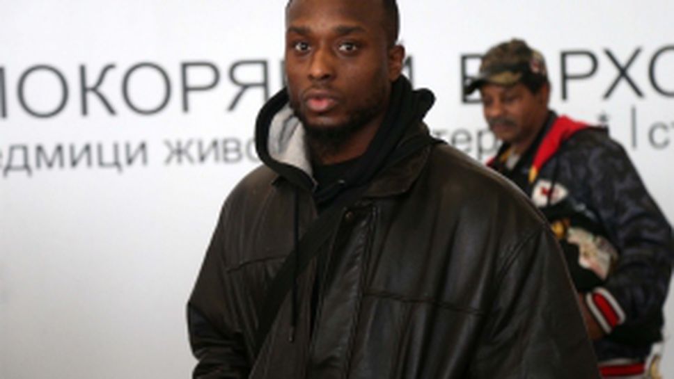 Съперникът на Тервел Пулев - Дешон Уебстър пристигна в България